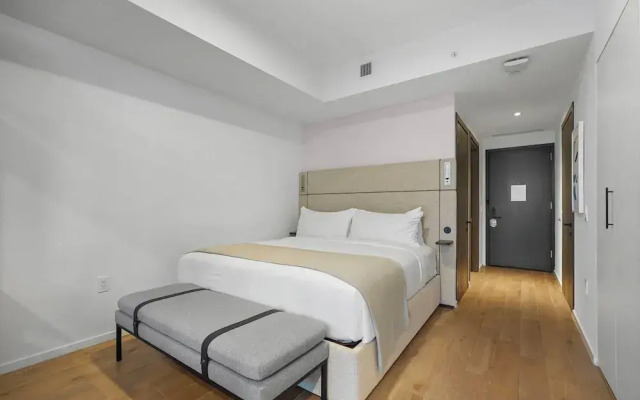 Beautiful Studio Near Bayfront Park