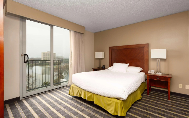 Embassy Suites by Hilton San Francisco Airport Waterfront