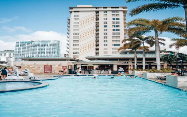 Embassy Suites by Hilton Waikiki Beach Walk