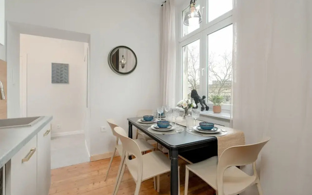 Poznań Stylish Grey by Renters