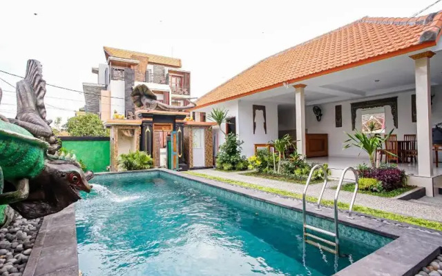 Kadek Bagus Guest House by ZUZU