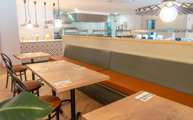 Coral Compostela Beach Hotel