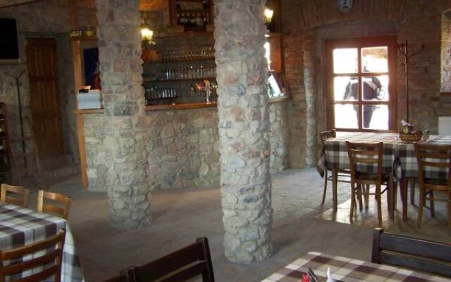 Restaurace a penzion U Lva