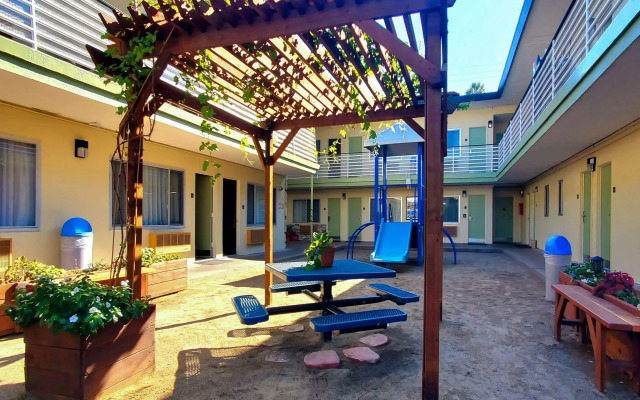 Quality Inn & Suites Anaheim At The Park