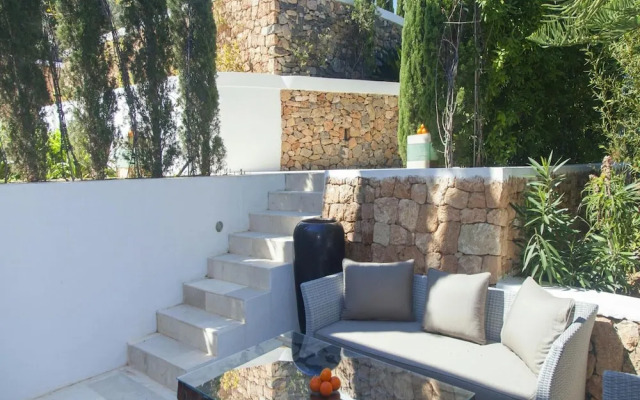 Holiday Home With Barbecue Space