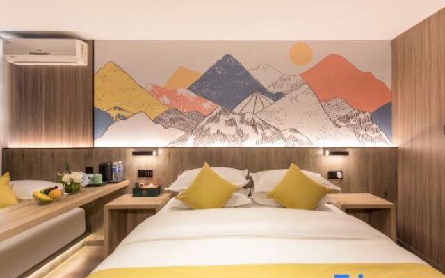 Jifen Qingchen Hotel (Yongkang Jiuling West Road Baolong Plaza)