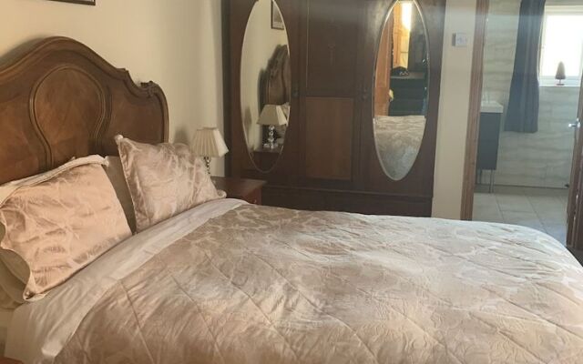 Riverside Bed and Breakfast
