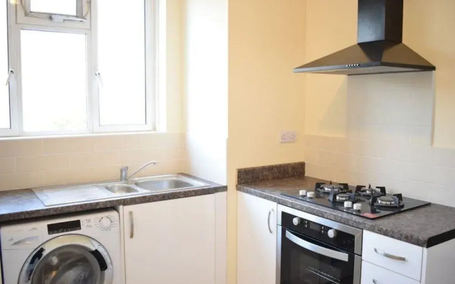 4 Bedroom Apartment in Battersea