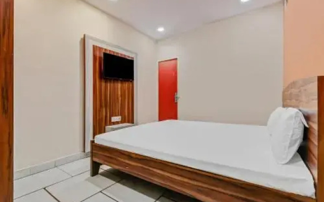 Spot On 61994 Hotel Red Apple Spot