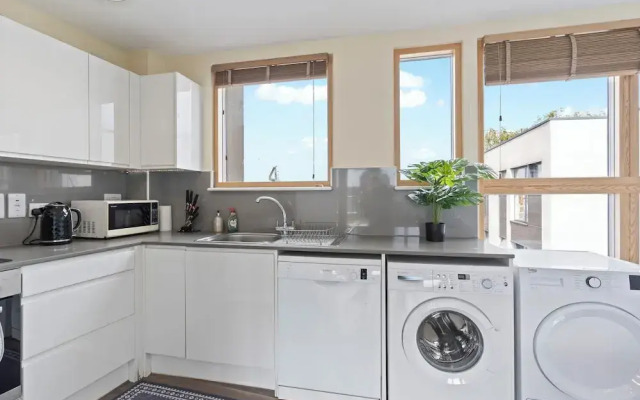 Retreat Private Rooftop 3 Bedroom Apartment