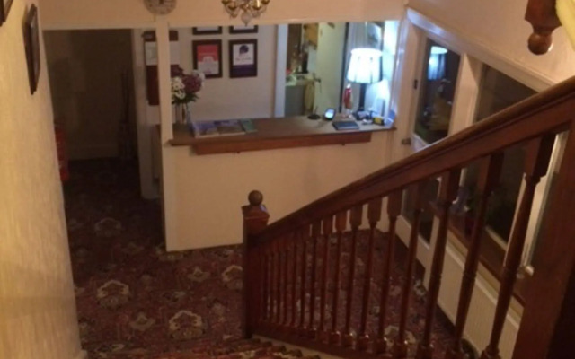 Pine Lodge Guest House