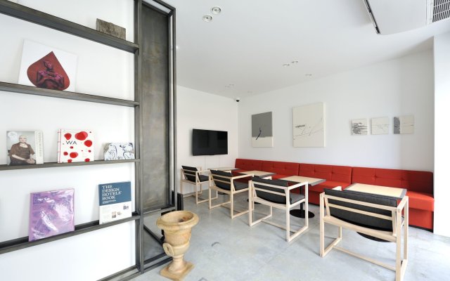 Catalyst Art Hotel (ex. Rakuten STAY HOSTEL Art cafe & bar)