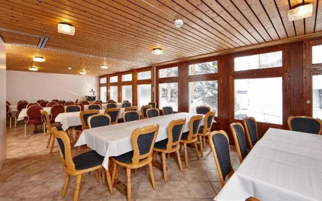 Basic Hotel Arosa