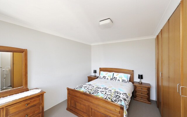 The Crest, Unit 5/6-8 Tomaree Road
