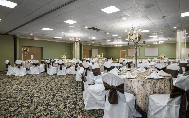 Rodeway Inn & Suites and Conference Center