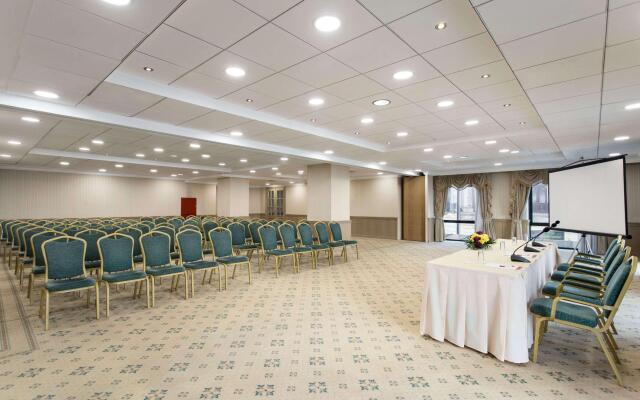 Ramada Bucharest Majestic Hotel