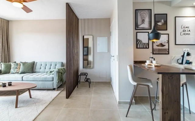 Jm9.4 - Totally Renovated in Stylish Design