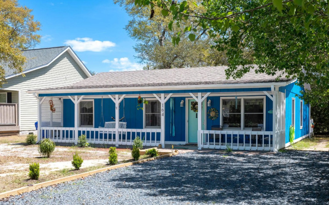 Blu-By-U by Oak Island Accommodations