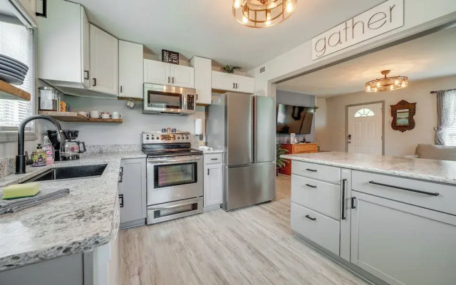 Family-friendly Leland Home w/ Patio & Grill