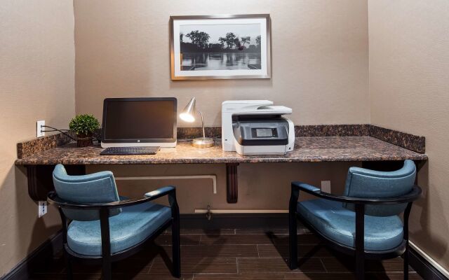 Best Western Plus Lee's Summit Hotel & Suites