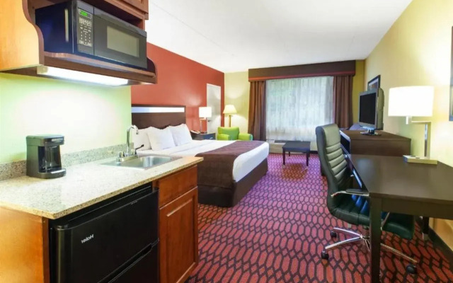 Baymont by Wyndham Harrisburg