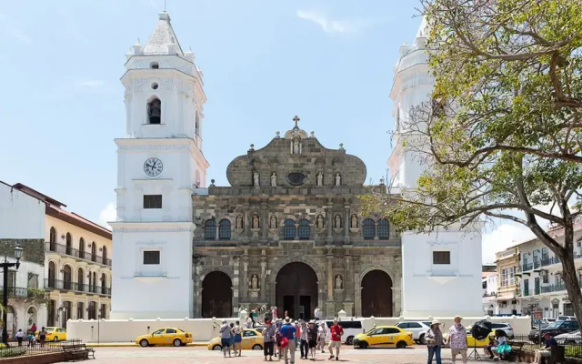 The Plaza Catedral Views by Acomodo Casco Viejo