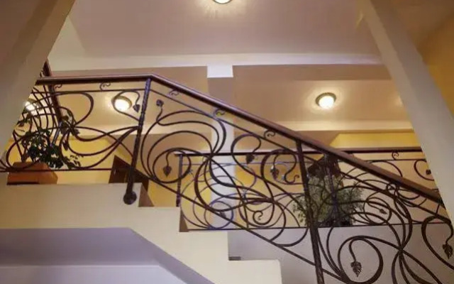 Vlada Hotel