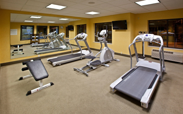 HOLIDAY INN EXPRESS & SUITES INDIANAPOLIS - EAST by IHG
