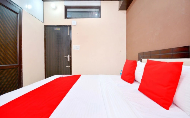 Oyo 42945 Surya Hotel