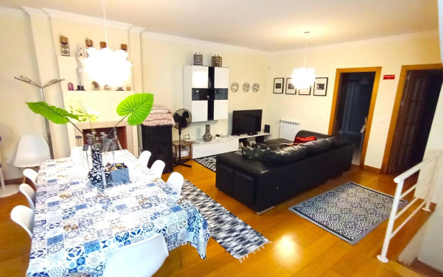 Oceanview Duplex shared Pool & Beach Sesimbra