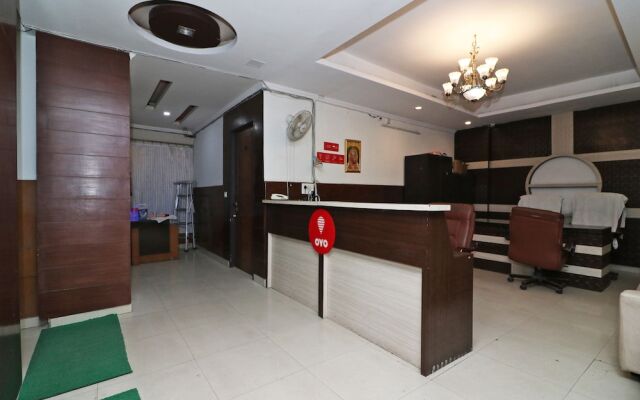 Hotel Crown Palace By OYO Rooms