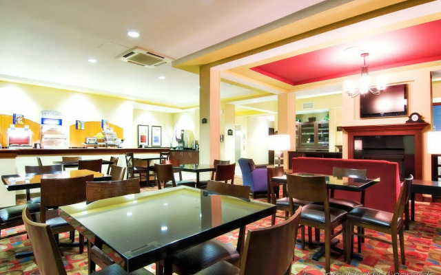 Holiday Inn Express Hotel & Suites Eugene Downtown-University by IHG