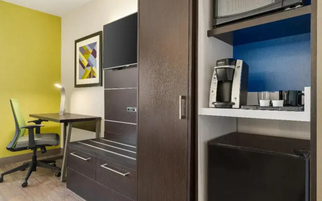 Holiday Inn Express Jamaica - JFK AirTrain - NYC by IHG