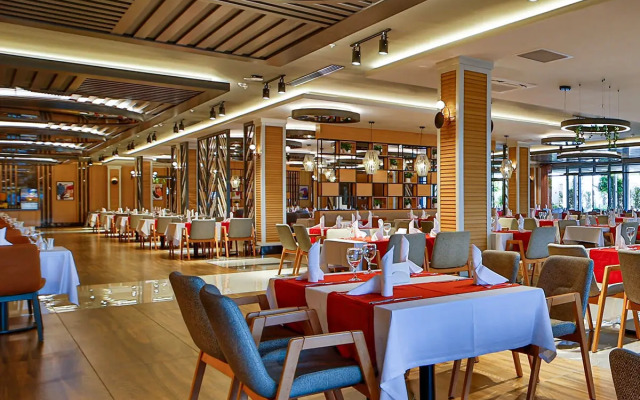 Diamond De Luxe Hotel SPA