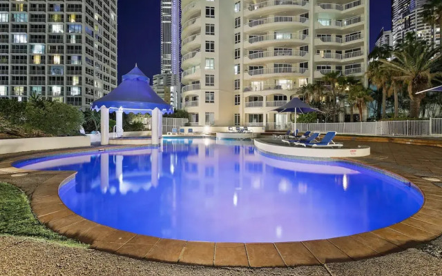 Beachfront Luxury 3 Bedroom Apartment
