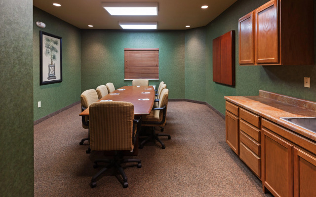 Candlewood Suites St Robert by IHG