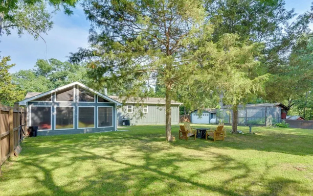 Rogers Vacation Rental ~ 7 Mi to Downtown