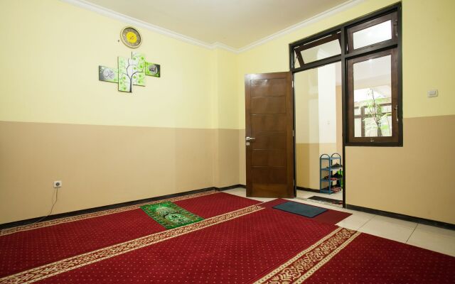 RedDoorz @ Rampal