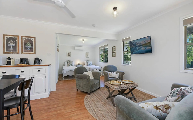 Sweet Cottage, sleeps 4 - stroll to Maleny – Guest Rooms – Maleny