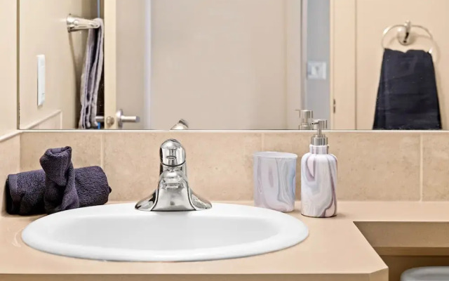 GLOBALSTAY. Gorgeous Downtown Condos. Free parking