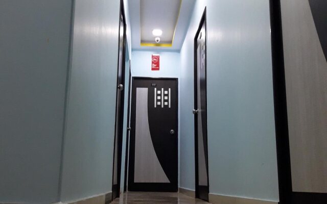 Golden Dormitory - Hostel