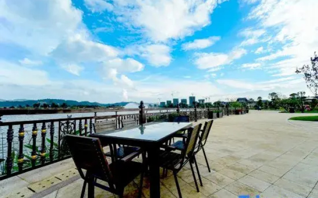 Songming Yujian Resort Hotel