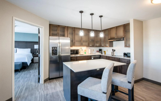 Staybridge Suites Scottsdale - Talking Stick by IHG