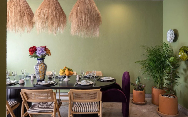 Vibrant 3Bed Villa - A Deco Retreat