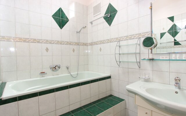 Apartment on a Ski-slope in Ischgl With Parking & Balcony