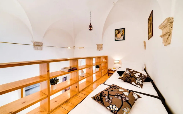 Amazing Apt/historic Building/ghetto, Serviced by Hostmaker