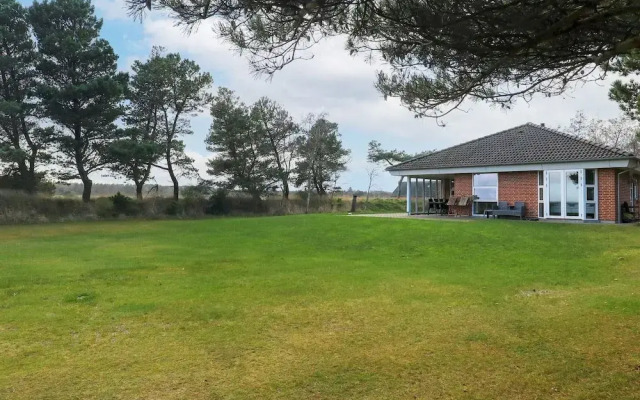 6 Person Holiday Home in Blavand