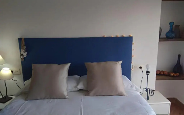 Apartamento a 150 metros del Mar, parking y Wifi