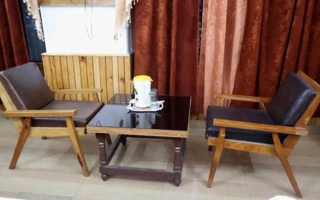 Hotel Him Parvat