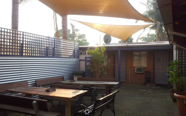 Coolibah Lodge - Hostel